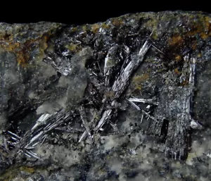KERMESITE very rare mineral !!! SLOVAKIA Little Carpathians Mts Pezinok /pe863 - Picture 1 of 12