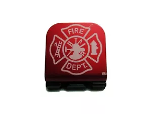 Departamento de bomberos Símbolo de la cruz de Malta Clip de sombrero de aluminio grabado con láser Brim-it - Imagen 1 de 10