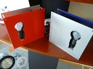 Licht im Raum, Double Face, Tischleuchte, Designerleuchte, blau, rot - Bild 1 von 1