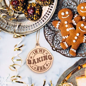 In My Baking Era Bauble - Backen Weihnachtsschmuck Backgeschenk Weihnachtsbäcker Geschenk - Bild 1 von 4