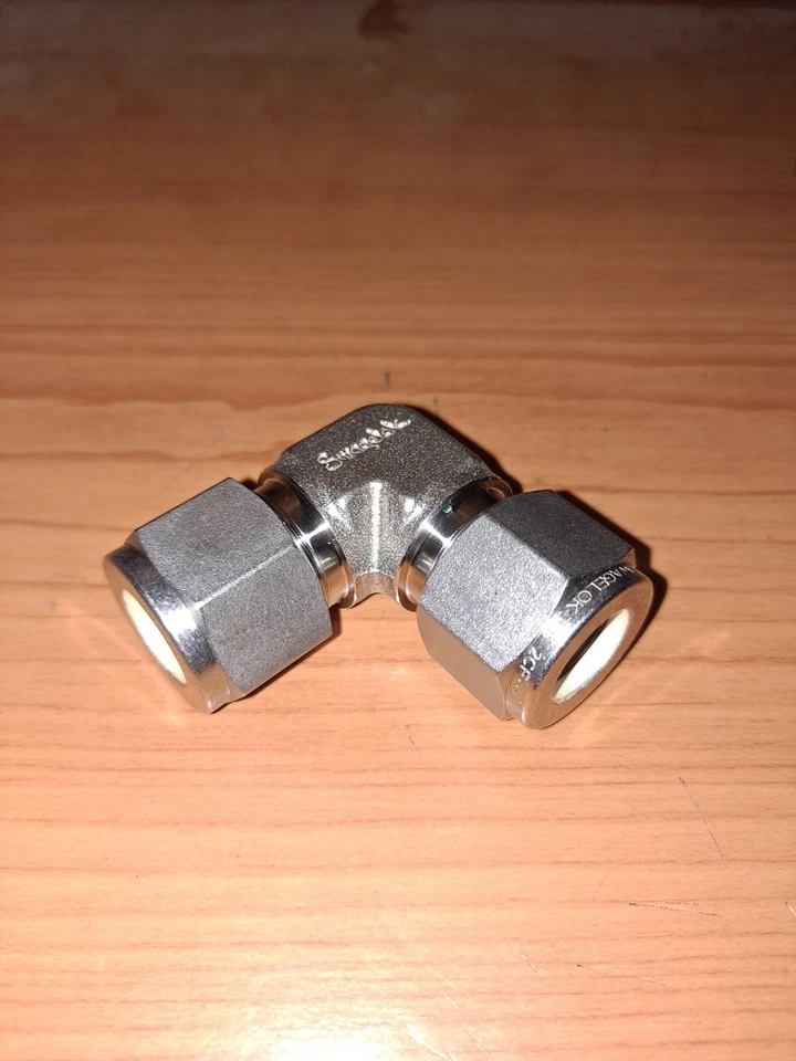 Swagelok SS-810-9    1/2"  Elbow union  - Image 1 of 1