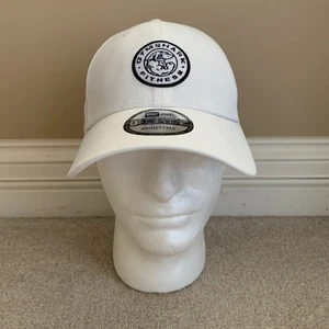 Sombrero GYMSHARK Fitness New Era Blanco OS Legacy Nuevo sin Etiquetas Nunca Usado - Imagen 1 de 9