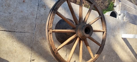 Antique wagon wheel table Cover