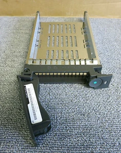 Fujitsu Siemens CA32420-Y355 / CA066600 Enchufe en Marcha 3.5 Disco Duro Bandeja Caddy - Imagen 1 de 3