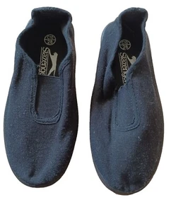 NUEVO Zapatos sin cordones Slazenger para niños, negros UK C10 - Imagen 1 de 3