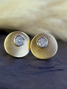 Lovely New 9ct Yellow Gold Round Matt Diamond Earrings Cute Butterfly Everyday - Picture 1 of 10