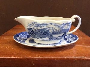 Royal Warwick Lochs of Scotland "Loch Maree" Gravy Boat & Under Plate - England - Picture 1 of 10