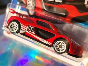 Diecast 1:66 HOT WHEELS 1983 RENAULT SPORT R.S. O1 1/10 134/250 RETRO RACERS. - Foto 1 di 9