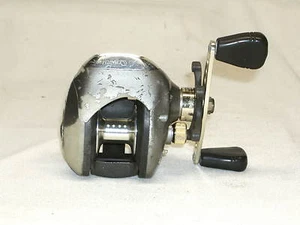 Quantum AC500CX Lo Pro Bass Casting Fishing Reel Walleye - Picture 1 of 3
