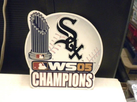 2005 WORLD SERIES CHAMPIONS THE CHICAGO WHITE SOX FRIDGE MAGNET 6 x 5 3/4 INCHES Cover