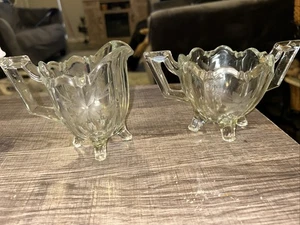 Vintage geätztes geschliffenes Bleikristall/schweres Glas Zucker/Sahnekännchen EUC! - Bild 1 von 10