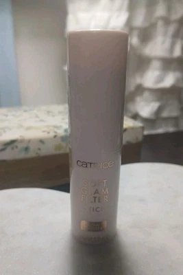 Catrice Soft Glam Filter Stick 020 Light MediumGlow Booster selado - Imagem 1 de 2