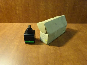Bosch 0 821 300 902 valve - Picture 1 of 3