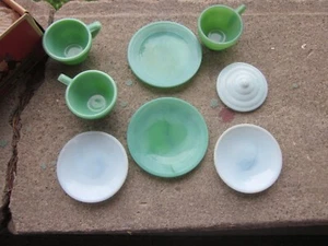 Vintage Akro Agate Co Play Time Glass Dishes w/ Sugar Lid Green/White 8pcs - Picture 1 of 3