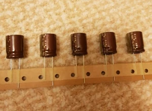 5 Condensatori Radiali 1000uf 35v 105° QUALITÀ ELNA 16x20mm - Riparazione TV e Audio - Foto 1 di 2