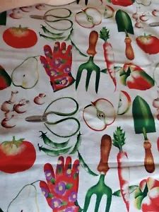 Vntg Sewing Fabric Stephen Lawrence 18x36" Garden Red & Green Earlinger Cotton - Picture 1 of 5