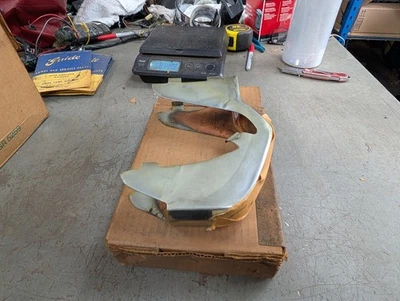 NOS 1950 Pontiac Parrilla Barra Diente Moldura Frontal Chieftain Streamliner Foto 1 de 4