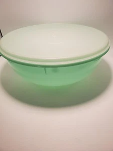 Vintage Tupperware Bowl Jade Green Fix-N-Mix 274-2 With Lid Made USA 12" Dia - Picture 1 of 6