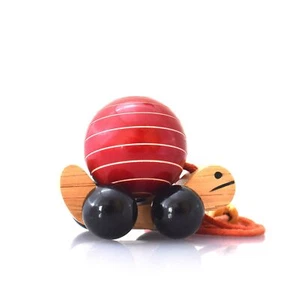 Juguete de madera caprichoso para tirar de tortugas giratorias - Juguete de madera maciza para tirar de bebé con - Imagen 1 de 7