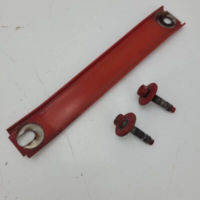 Soporte de soporte para guardabarros delantero izquierdo Ford Mustang 1986 con pernos  Foto 1 de 3