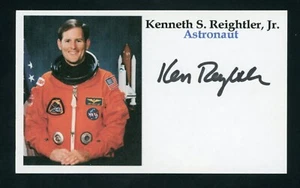 Kenneth Reightler NASA Space Shuttle Astronaut Signed 3x5 Index Card E28017 - Picture 1 of 1