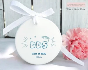 Adorno de graduación personalizado - Nombre y título personalizados - Caja de regalo incluida - Imagen 1 de 3