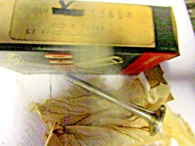 Renault Caravelle R8 R8S R10 Exhaust Valve Set 1962-1971 NOS - Image 1 of 2