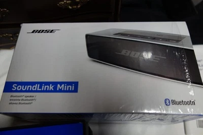 Bose SoundLink  Mini Bluetooth Speaker - Silver missing charging cord - Image 1 of 4