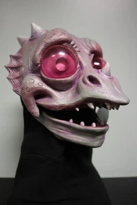 Sea Creature Bestie - Zagone Studios "Lil' Stevie The Sea Horse" Handmade Maske - Bild 1 von 9