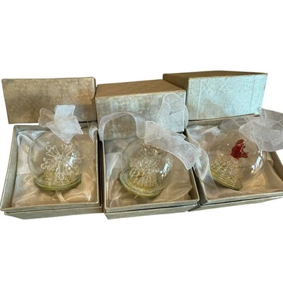 Juego De 3 Adornos De Colección Bola De Vidrio Iluminar Cambio De Color Probado Necesita Baterías Foto 1 de 4