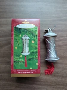 Hallmark Keepsake Ornament Millennium Time Capsule 2000 nuovo con scatola - Foto 1 di 7