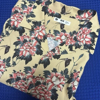 ¡Limitado! Uniqlo X Museo de Bellas Artes Boston Hombre’s Grande SS Camisa Tostada Japonesa Foto 1 de 4