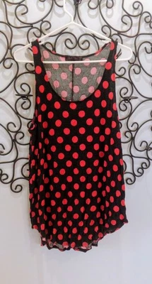 Linda camiseta sin mangas Sheila Rose para mujer negra con lunares rojos Foto 1 de 4