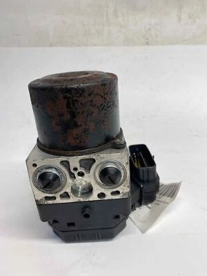 Conjunto de bomba y motor ABS usado se adapta a: conjunto de actuador y bomba Lexus RX350 2009 Foto 1 de 4