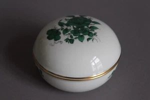 Augarten Wien Maria Theresia Grün Große Deckeldose Dose D 11,5 cm Grüne Blumen - Picture 1 of 5