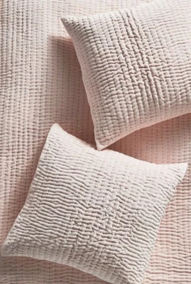 Anthropologie Kantha Terciopelo Cosido Euro Falsa En Rosa Melocotón Suave Soñador Boho Foto 1 de 4