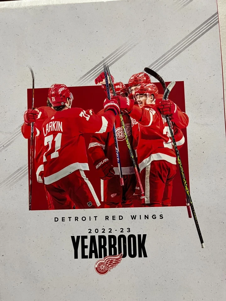 2022 - 2023 DETROIT RED WINGS YEARBOOK NHL HOCKEY PROGRAM 94 PAGES STANLEY CUP? - Image 1 of 1