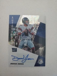 Daniel Jones 2020 Panini Mosaic Autograph No Huddle #ANH-DJO Giants - Picture 1 of 3