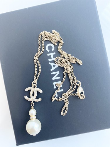 COLLANA CATENA CHANEL TONO ORO 18B CRISTALLO CC LOGO E CIONDOLO PERLA