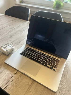 Apple MacBook Pro 15,4 Zoll (512GB SSD, Intel Core i7 4. Gen.,3,70GHz, 16GB RAM) - Bild 1 von 3