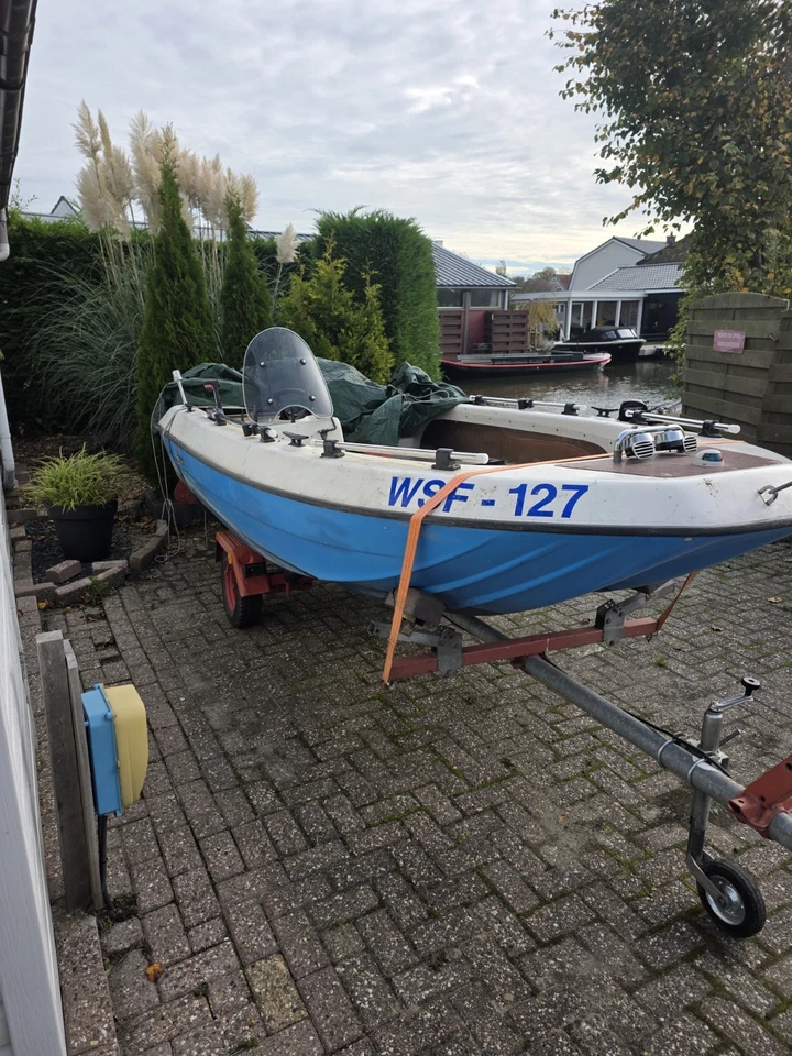 Angelboot mit Trailer und Motor. - Bild 1 von 4