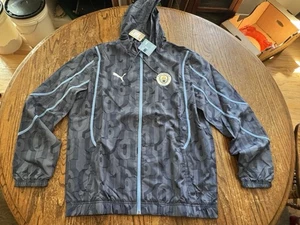 Puma 2024-25 Manchester City Giacca Uomo Pre-Match Tessuto Adulto L Nuova Con Etichette - Foto 1 di 9