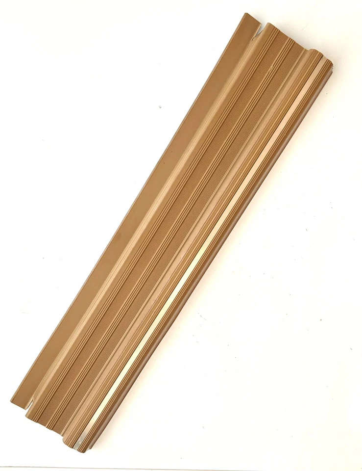 81 - 91 Mercedes Benz W126 SWB umbral de puerta trasera - Palomino Foto 1 de 1