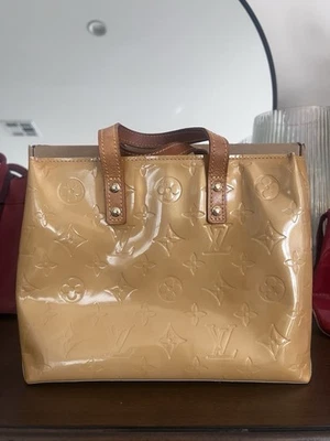 Bolso de Mano Louis Vuitton Reade Vernis PM Cuero Beige Foto 1 de 4