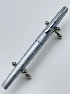 Pluma estilográfica vintage cromada PELIKAN P482 oro 585/14C grosor OM 1973-1979 - Imagen 1 de 12