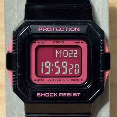 Reloj digital Casio G-Shock Mini GMN-550-1B rosa y negro cuadrado para mujer GMN 550 Foto 1 de 4