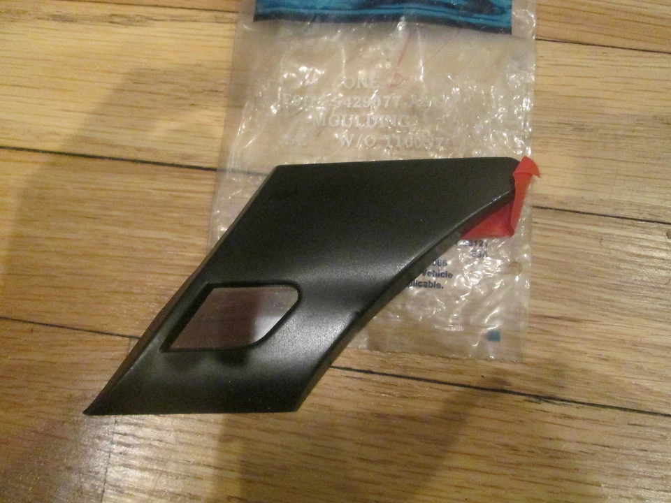 NUEVO OEM 1989 1990 FORD TAURUS CUARTO DELANTERO PANEL MOLDURA LH Foto 1 de 3