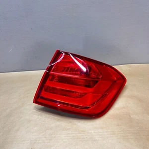 OEM 2012-15 BMW F30 328I 335I M3 RIGHT PASSENGER OUTER TAILLIGHT TAIL LIGHT LAMP - Foto 1 di 7
