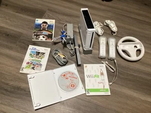 White Nintendo Wii RVL-001 Gaming System with 4 Games Bundle ~ TESTED - Picture 1 of 1