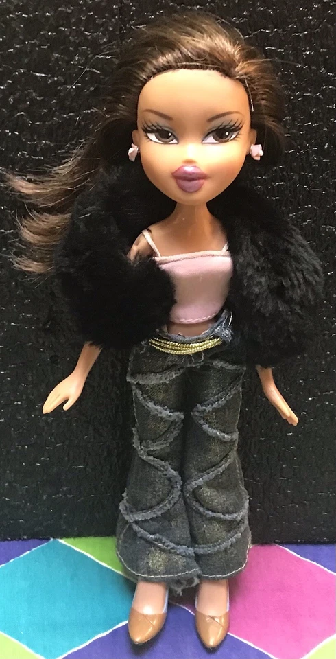 MUÑECA BRATZ 10”, NONA, 2ª EDICIÓN, PANTALONES Y CINTURÓN ORIGINALES, COMBO TRAJE BRATZ, 2005! Foto 1 de 4